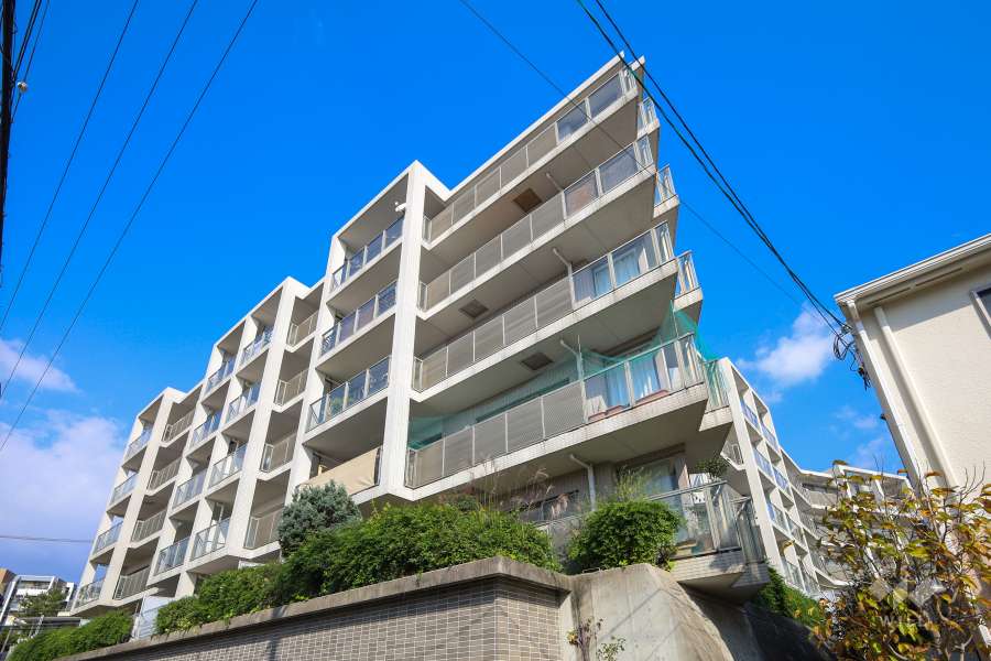 ビューグランデ池田五月丘の外観（南側から）