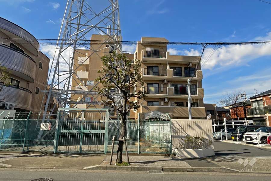 グローリア初穂綾瀬の外観（東側から）