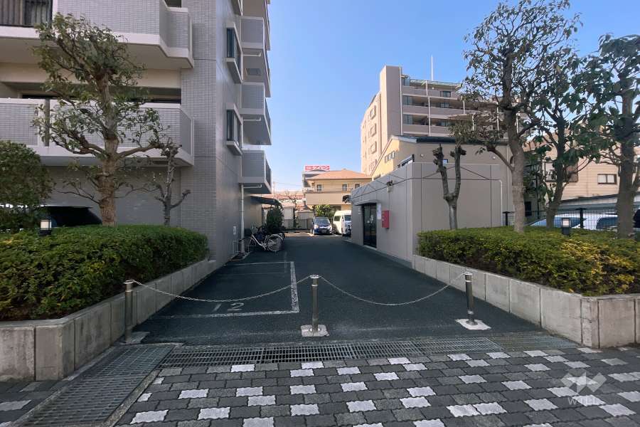 駐車場の出入り口