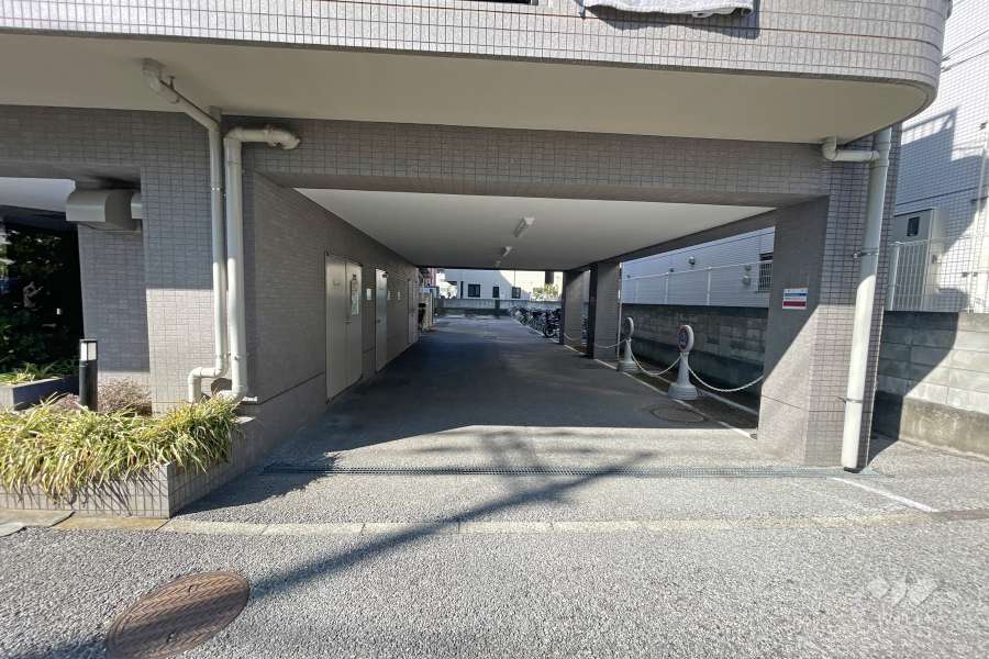 駐車場の出入り口