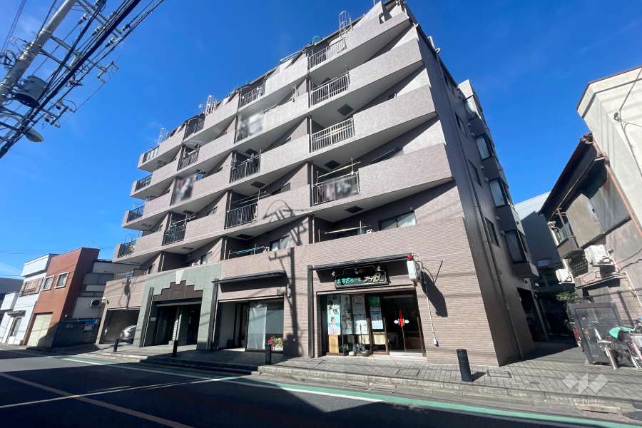 アドリーム西新井の外観（東側から）