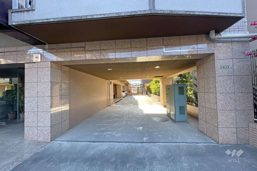 駐車場の出入り口