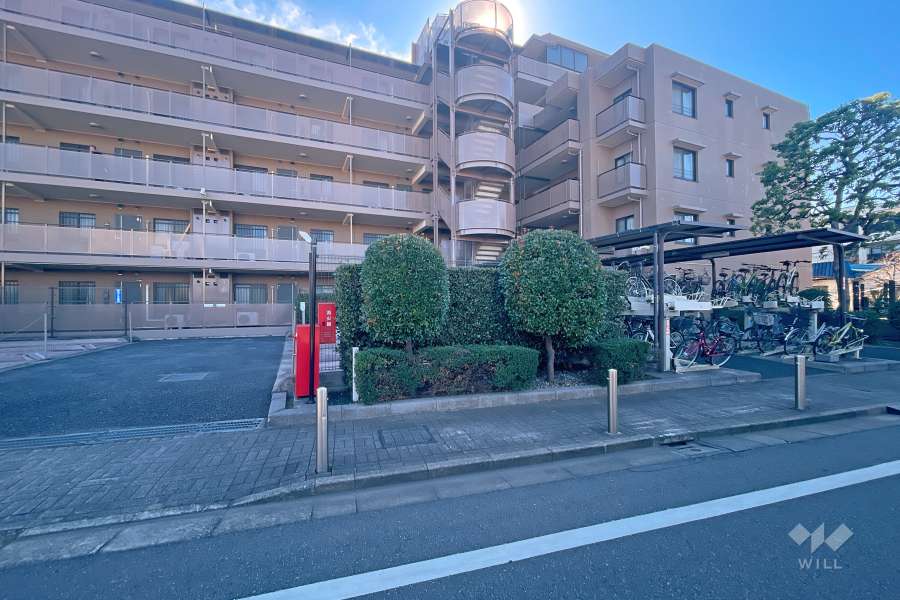 エステスクエア西新井の外観（北西側から）