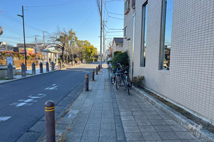 敷地東側の前面道路