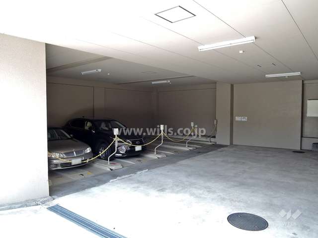 敷地内駐車場（屋内機械式）