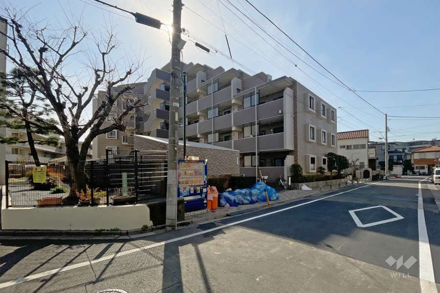 レクセルマンション西新井の外観（北東側から）