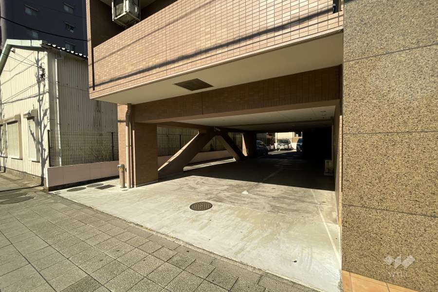 駐車場の出入り口