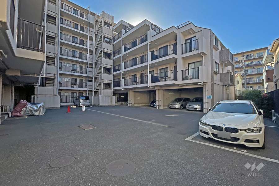 敷地内駐車場（屋内・屋外平面式）