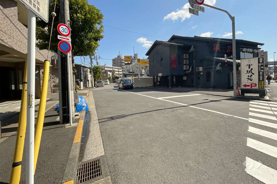 敷地南側の前面道路　