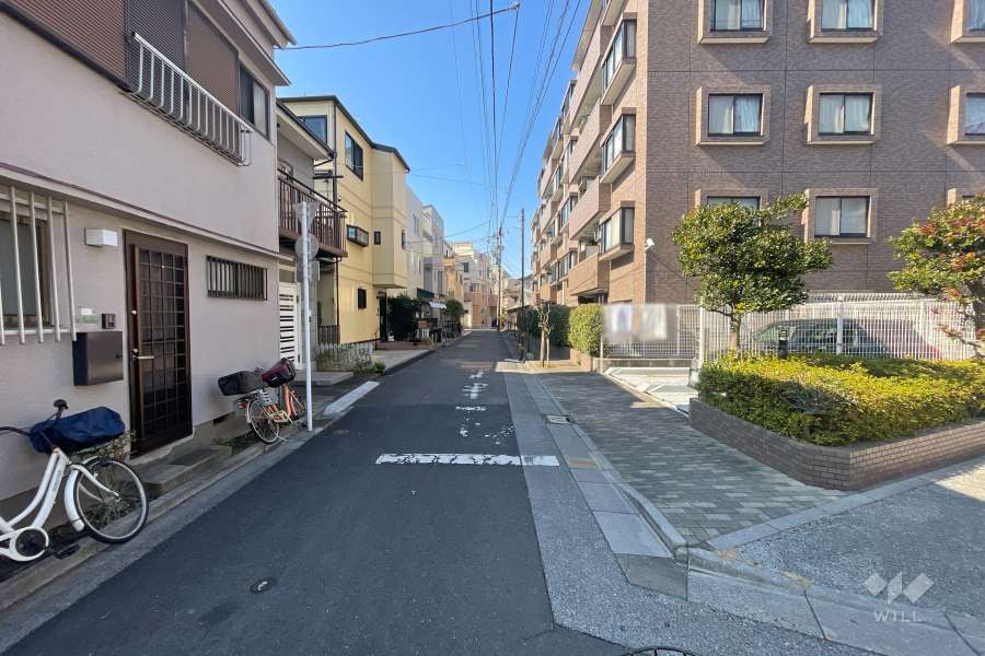 敷地南側の前面道路　