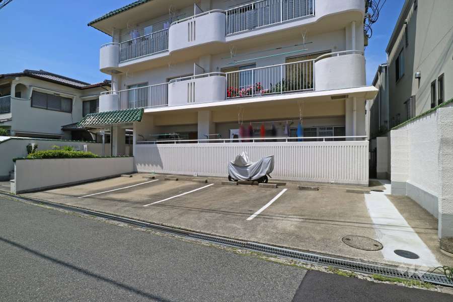 敷地内駐車場（屋外平面式）