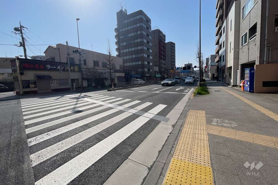 敷地東側の前面道路