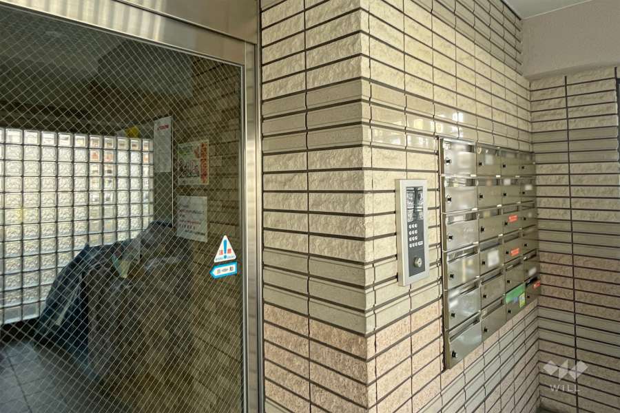 エントランス内オートロックと共用ポスト