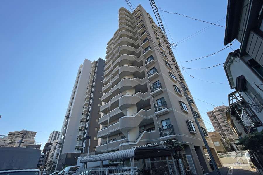 パルロイヤル北千住の外観（北西側から）　