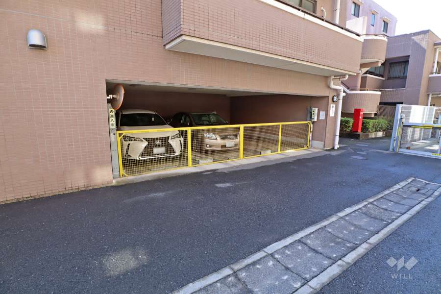 敷地内駐車場（屋内機械式）