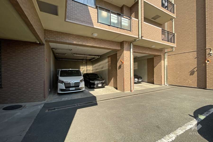 敷地内駐車場（屋内平面式）