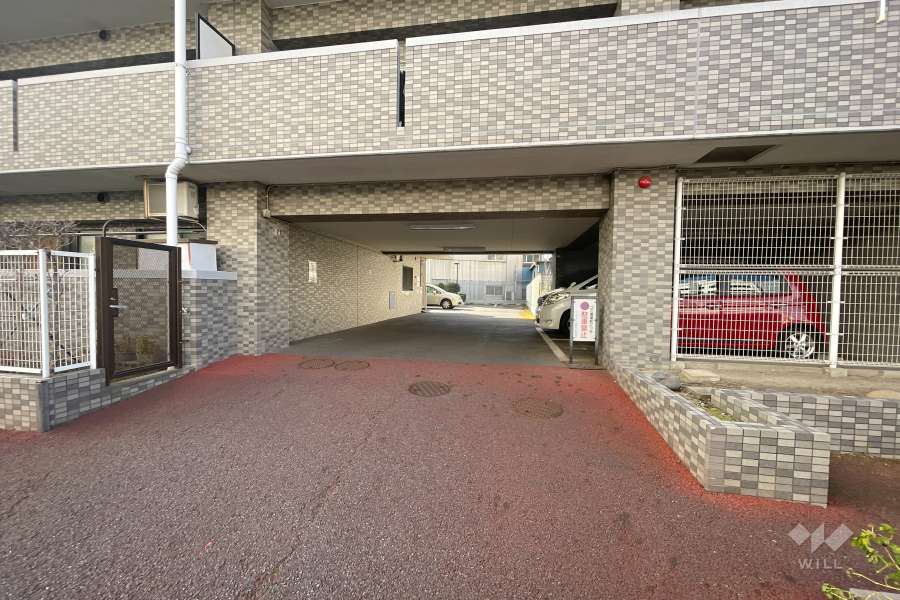 駐車場の出入り口