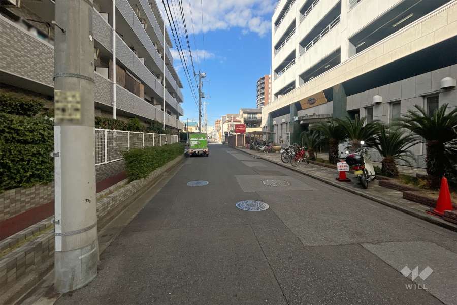 敷地東側の前面道路