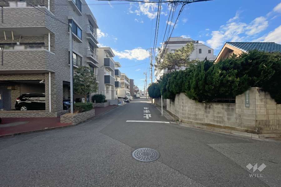 敷地北側の前面道路　