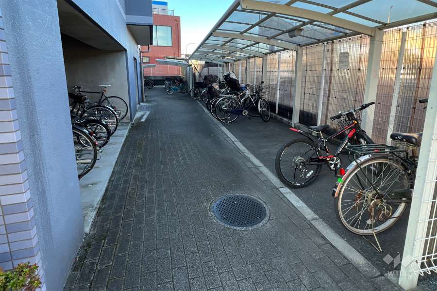 駐輪場（屋根付き）
