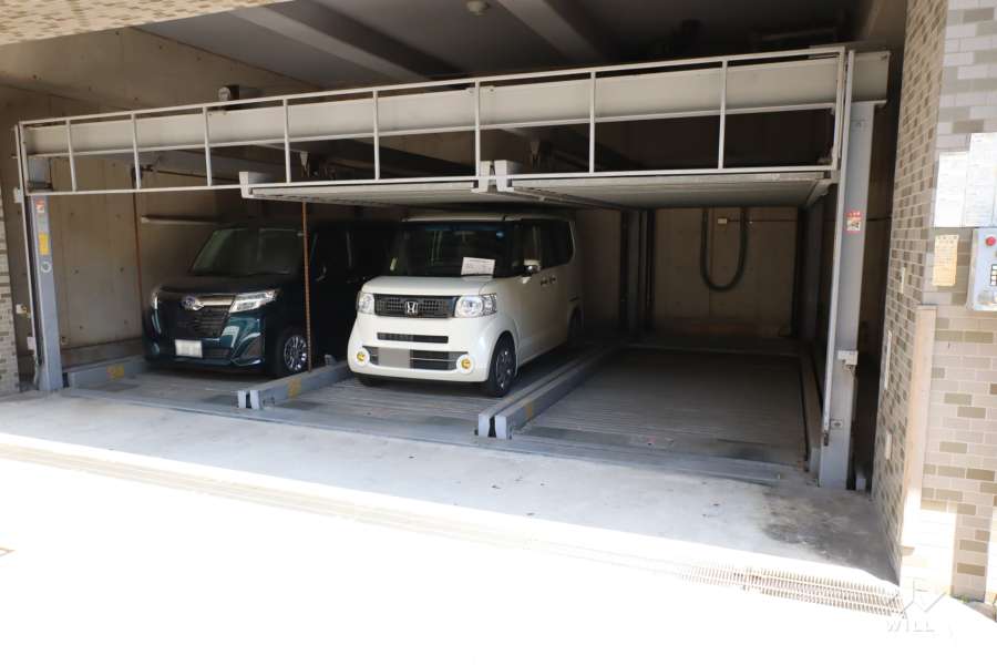 敷地内駐車場（屋内機械式）