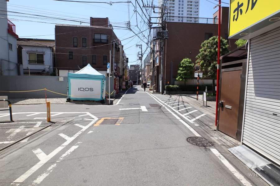 敷地東側の前面道路