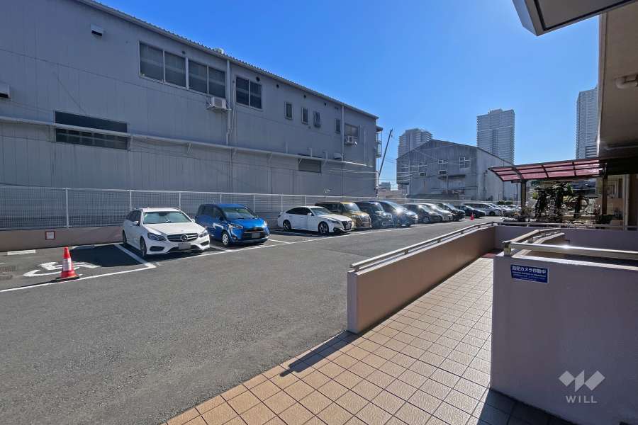 敷地内駐車場（屋外平面式）