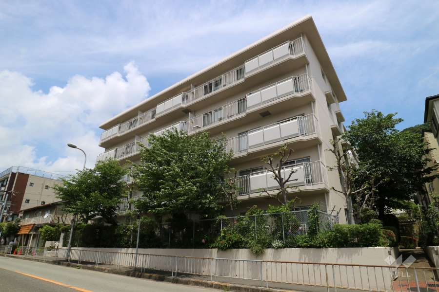 池田五月丘パークハイムの外観（南東側から）