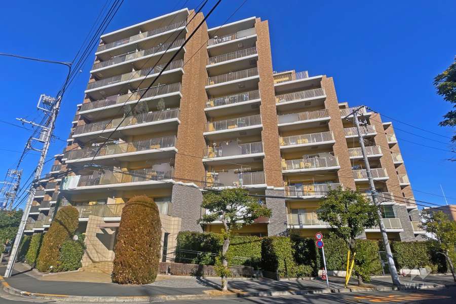 ジェイパーク北千住モナクレイスの外観（南西側から）