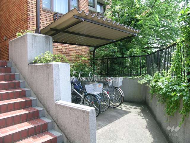 エントランスの横にある駐輪場