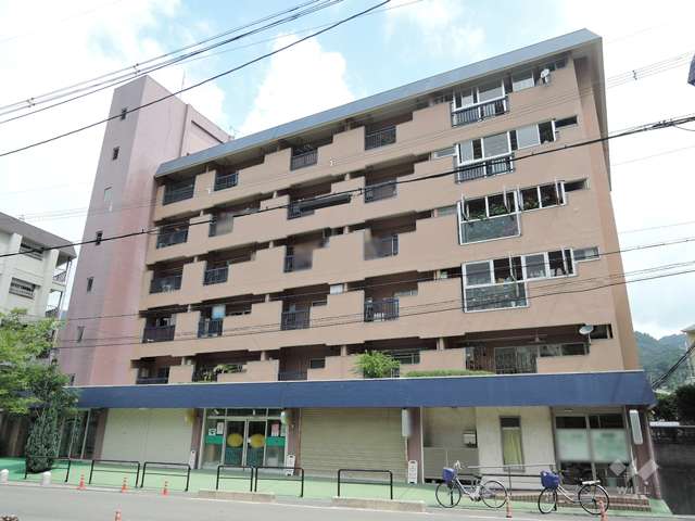 レインボーハイツの外観（南東側から）