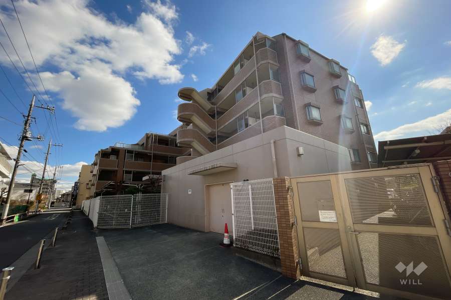 グローリオ西新井の外観（北西側から）