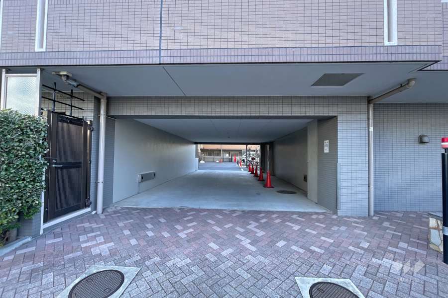 駐車場の出入り口