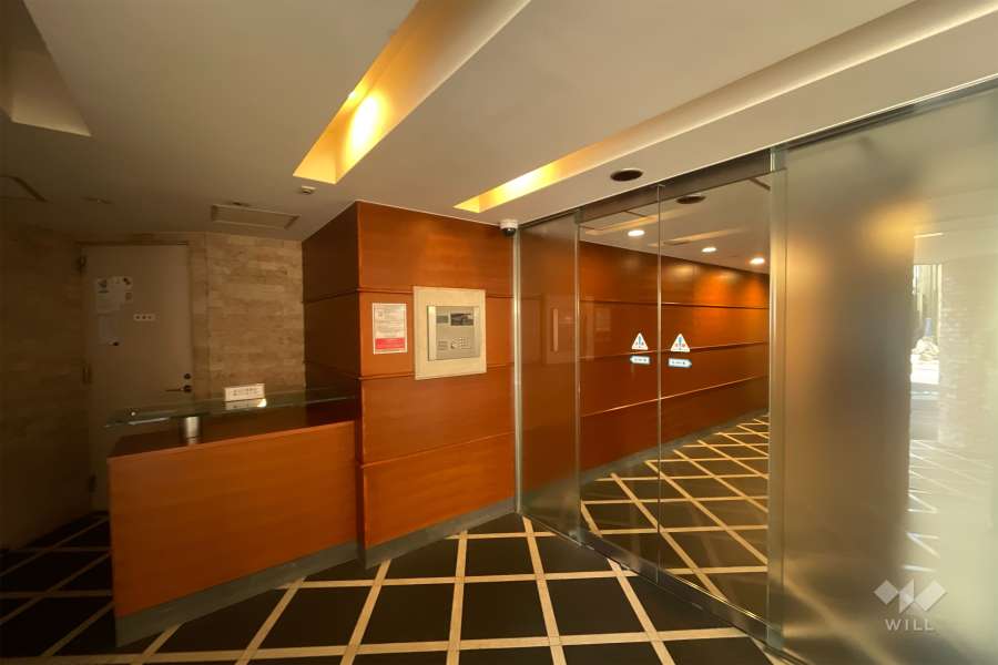 エントランスはオートロック付きです。