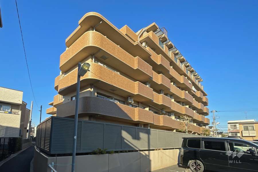 レクセルマンション五反野ビバーチェの外観（南西側から）