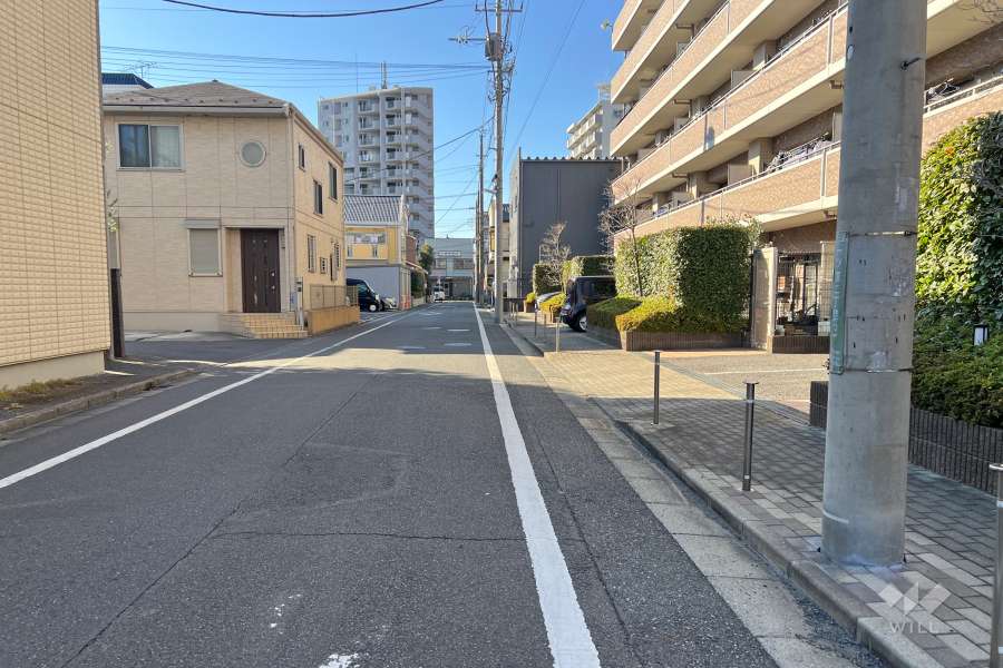 敷地南側の前面道路
