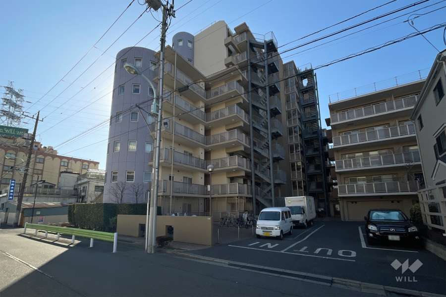 レックスガーデン青井アールステージの外観（北東側から）　　　　