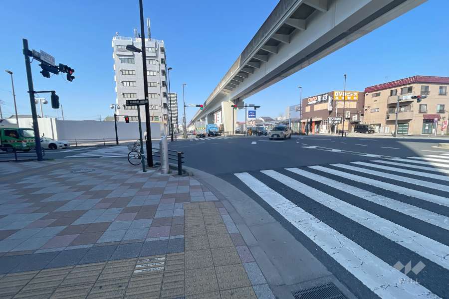 敷地東側の前面道路