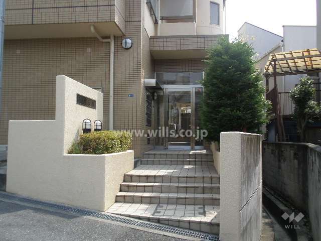 エントランス(東側)