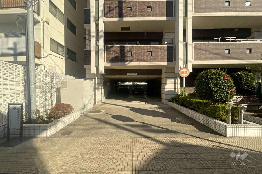 駐車場の出入り口