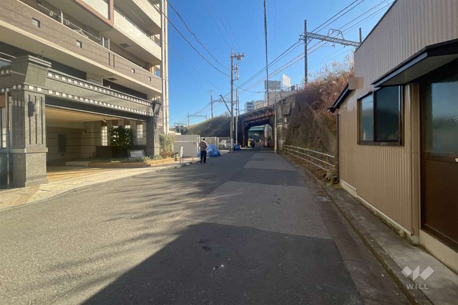 敷地南側の前面道路　