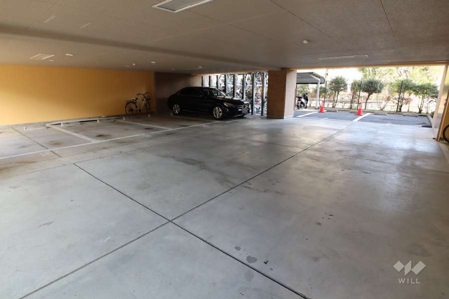 敷地内駐車場（屋内平面式）