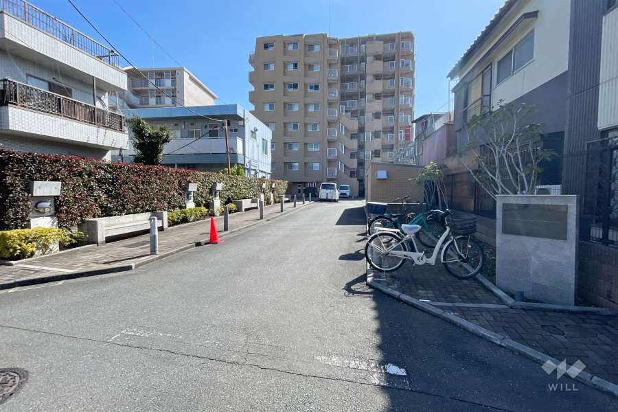 駐車場の出入り口