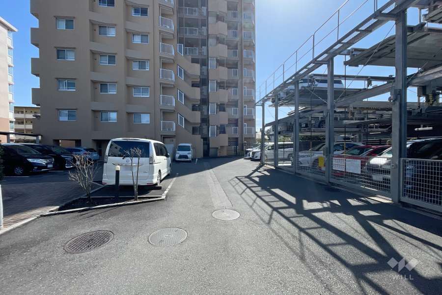 敷地内駐車場（屋外平面式と屋外機械式）