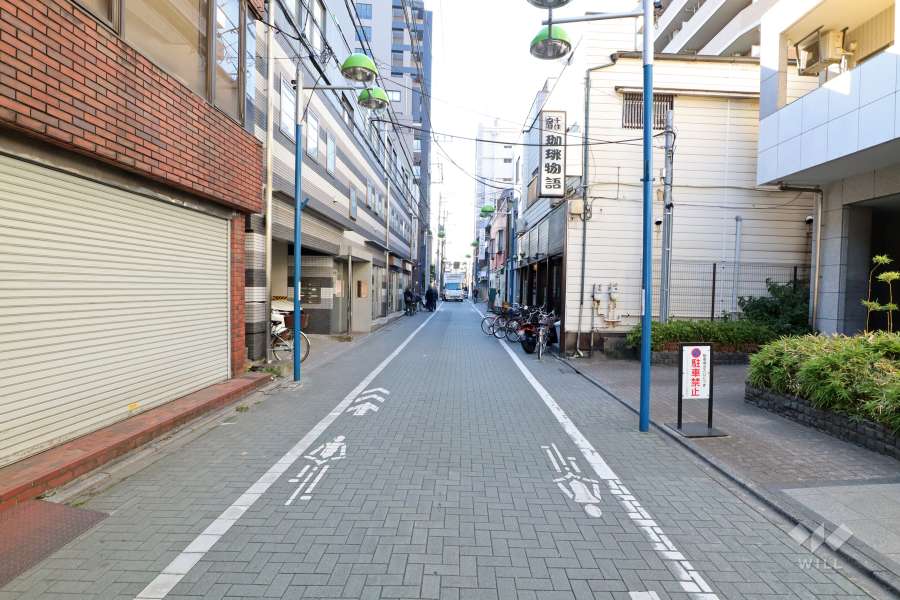 敷地東側の前面道路
