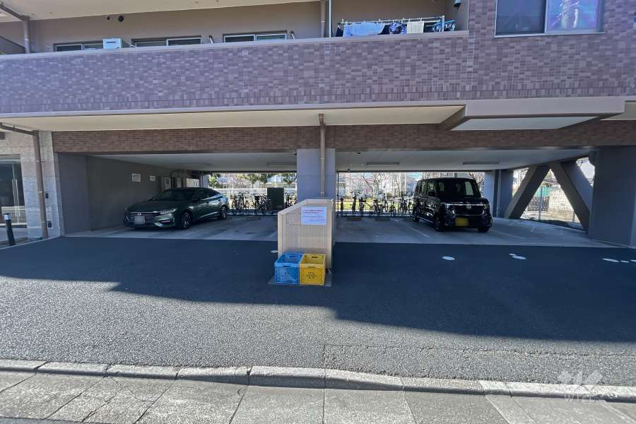 敷地内駐車場（屋外平面式）
