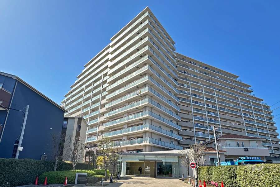 レーベンスクエアリハート東京の外観（南東側から）