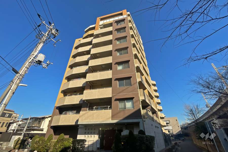 プライヴェル足立パークフロントの外観（南側から）