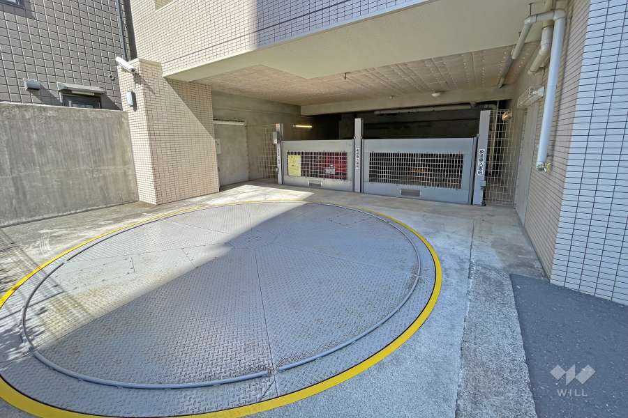 敷地内駐車場（屋内機械式）
