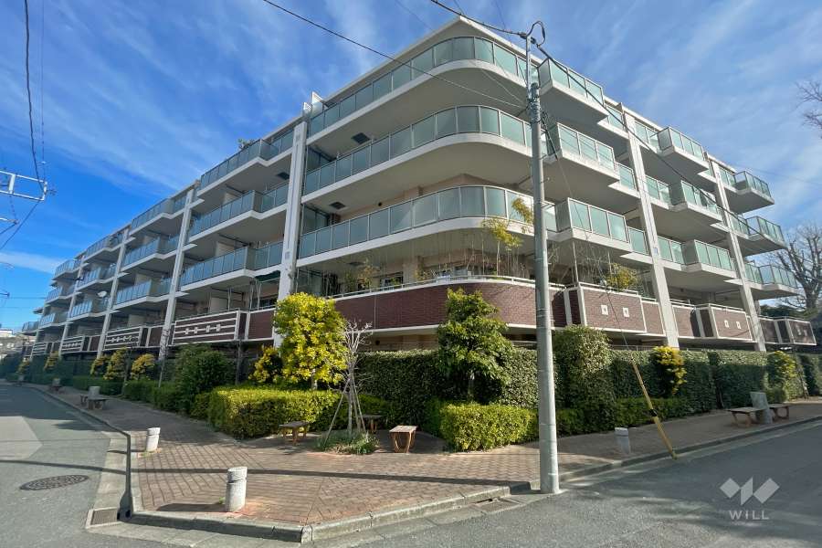 アンビシャス西新井の外観（南西側から）